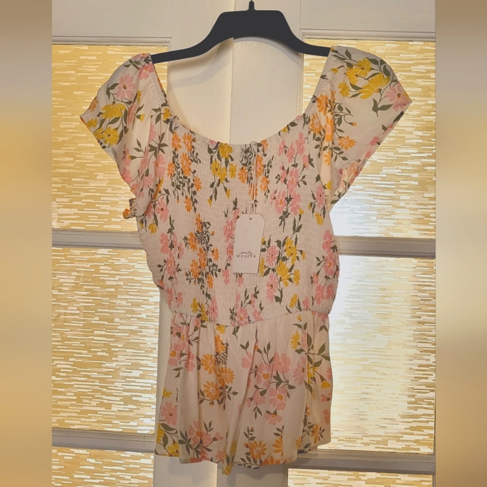 Emily Wonder Size M Top